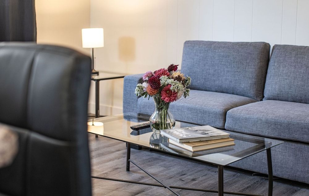 Downie Cottage by Revelstoke Vacations Classic Cottage 10