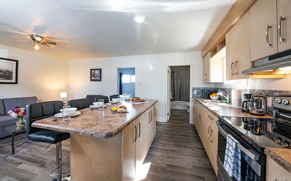 undefined Downie Cottage by Revelstoke Vacations 5