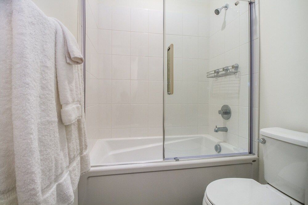 undefined Kasper’s Den by Revelstoke Vacations 8