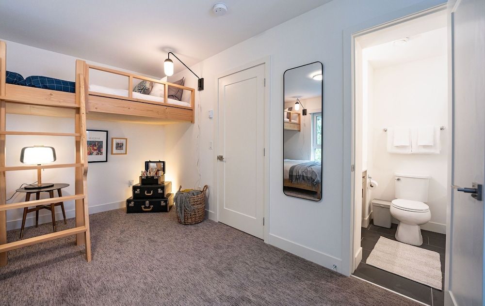 Revelation Retreat by Revelstoke Vacations Revelation Retreat Townhouse-Private Hot Tub and Lower-Level Rec Room 14