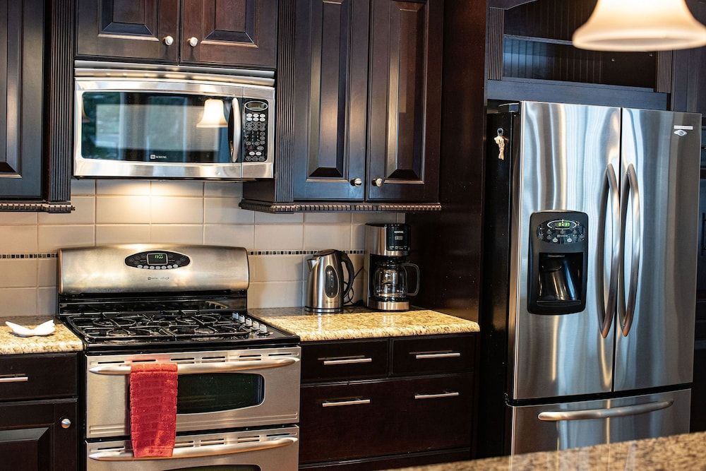 undefined Mountain Gateway by Revelstoke Vacations 9