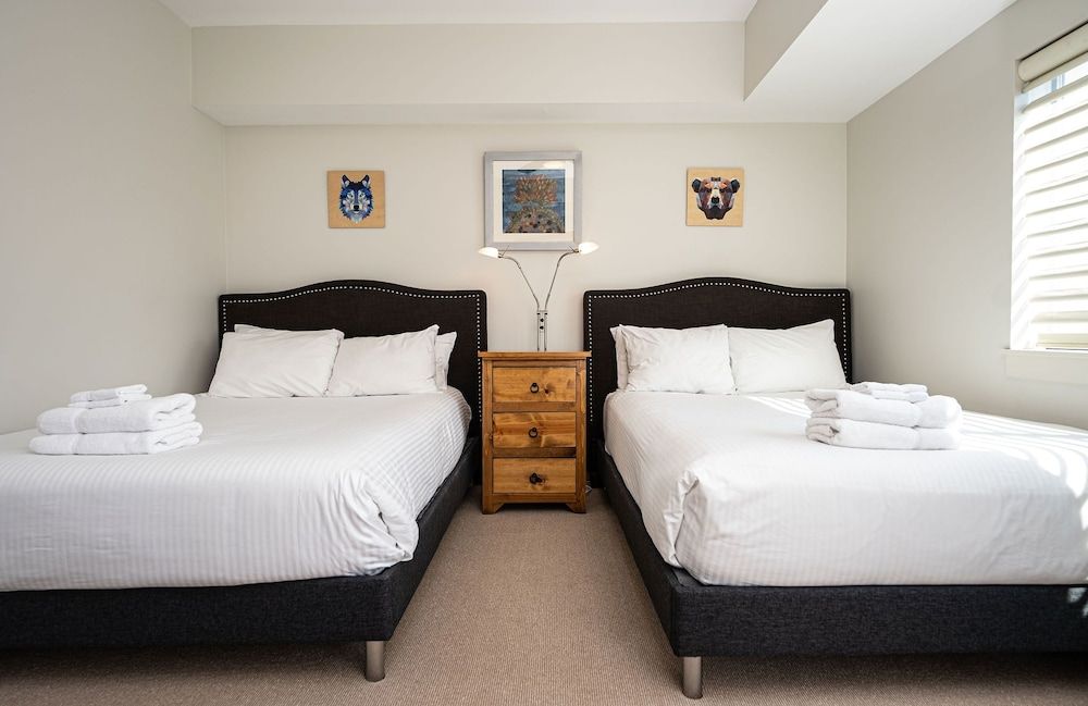 undefined Downunder Mountain Retreat by Revelstoke Vacations 5