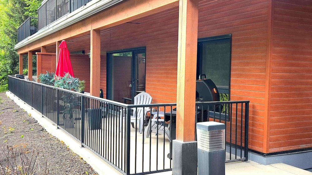 undefined Al's Escape by Revelstoke Vacations 5