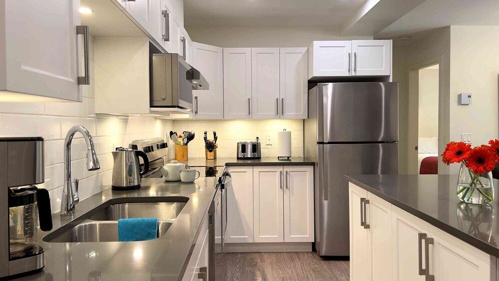 undefined Al's Escape by Revelstoke Vacations 8