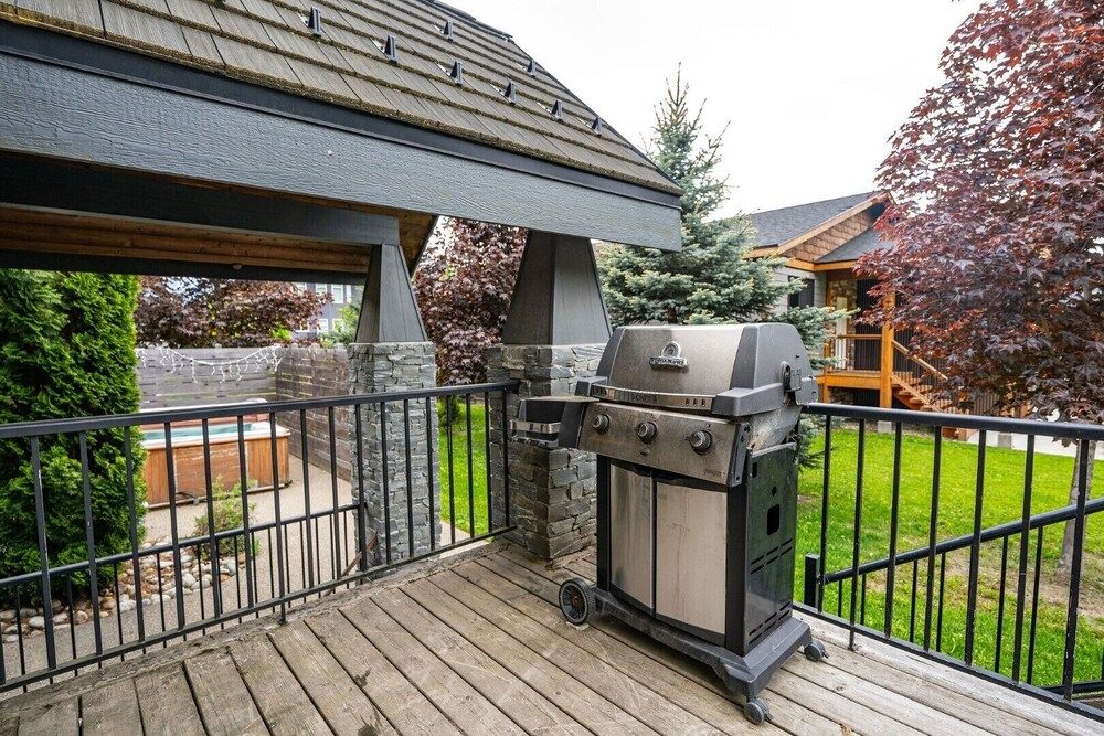 undefined Aspen Lodge by Revelstoke Vacations 6