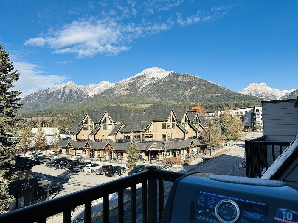 Skyline-Townhouse Combo-AC-Pool-Hot Tub