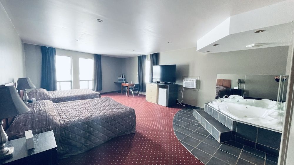 Falcon Motel Brossard Premium Double Room, 2 Double Beds, Non Smoking 6