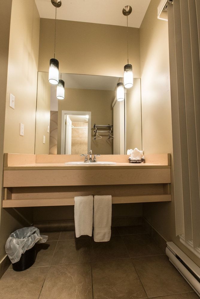 Falcon Motel Brossard Standard Room, 1 Queen Bed, Non Smoking 14