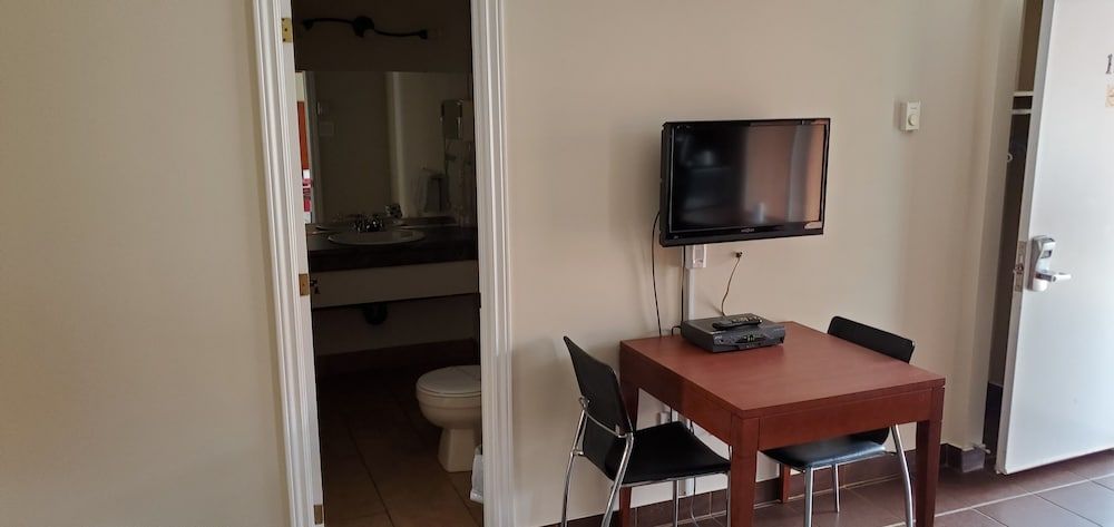 Falcon Motel Brossard Standard Room, 1 Queen Bed, Non Smoking 18