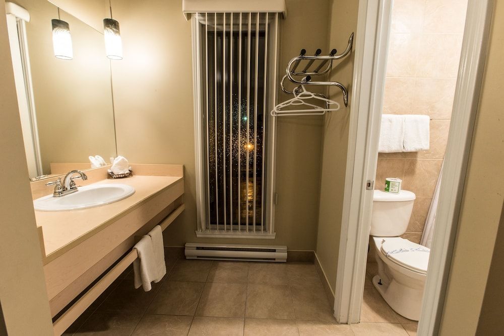 Falcon Motel Brossard Standard Room, 1 Queen Bed, Non Smoking 15