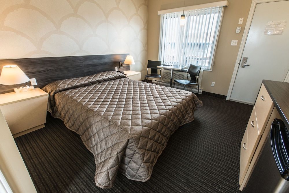 Falcon Motel Brossard Standard Room, 1 Queen Bed, Non Smoking 6
