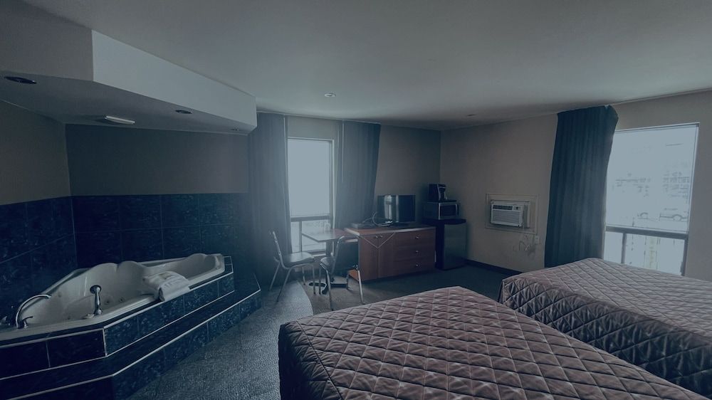 Falcon Motel Brossard Premium Double Room, 2 Double Beds, Non Smoking 15