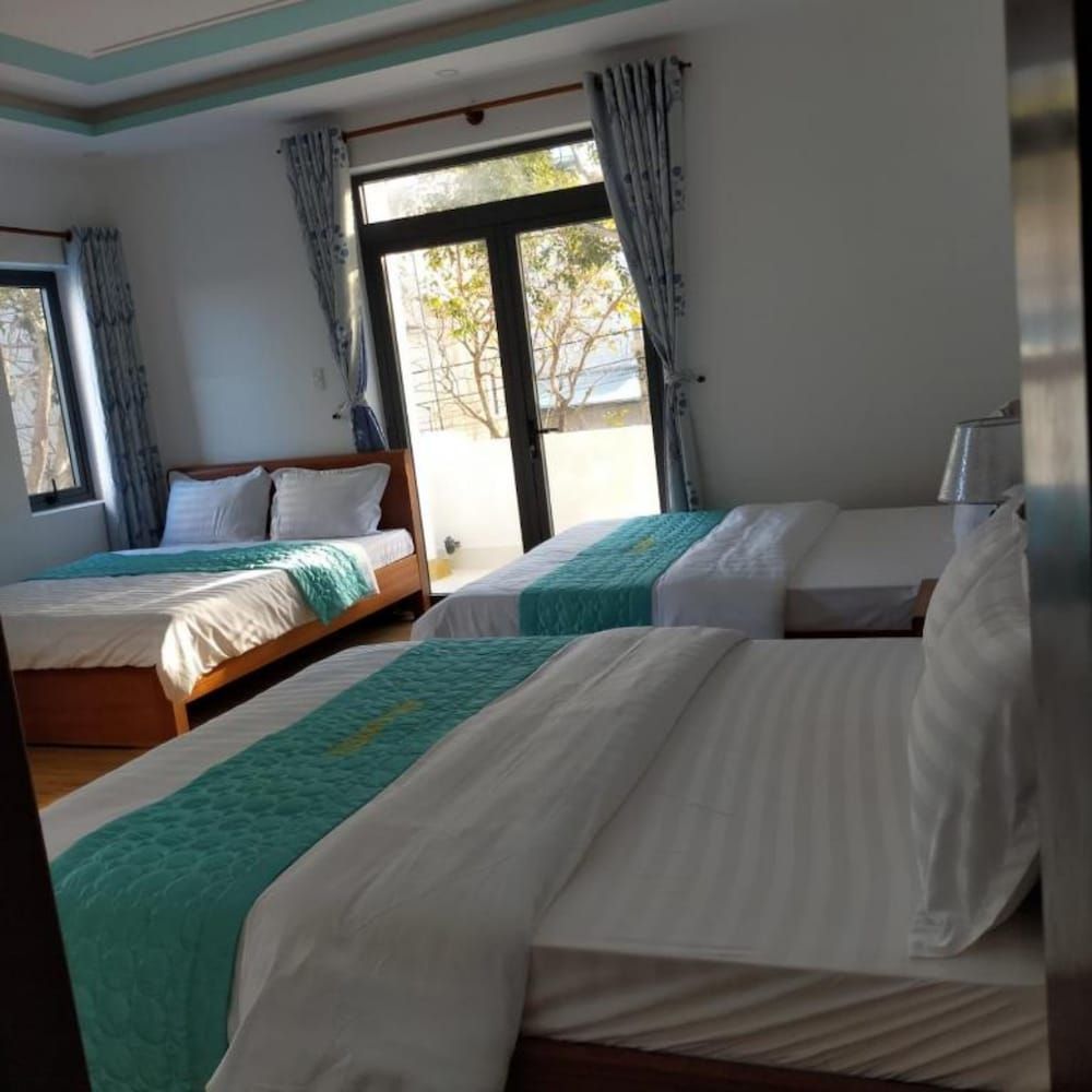 Sala Hotel Family Room