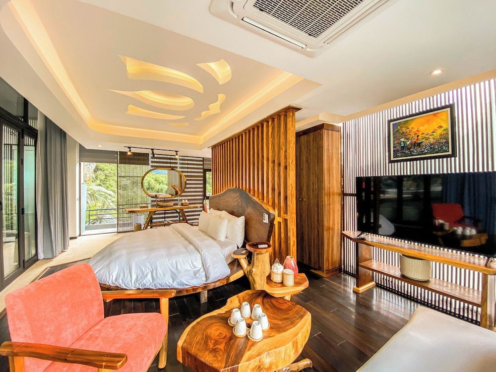 Suite, 1 King Bed