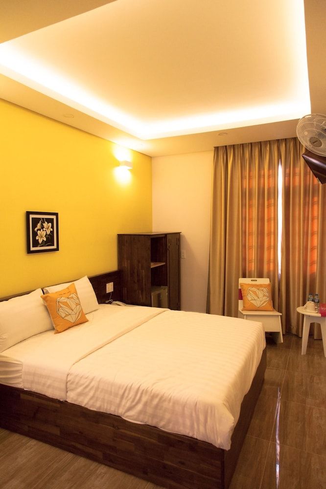 undefined Spring Hotel 8