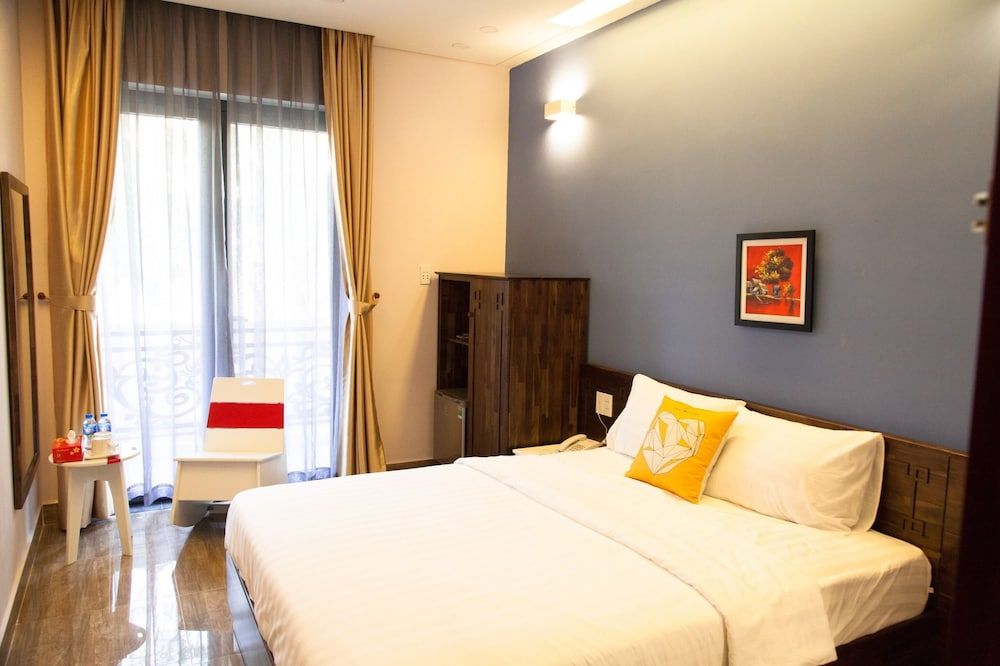 undefined Spring Hotel 4