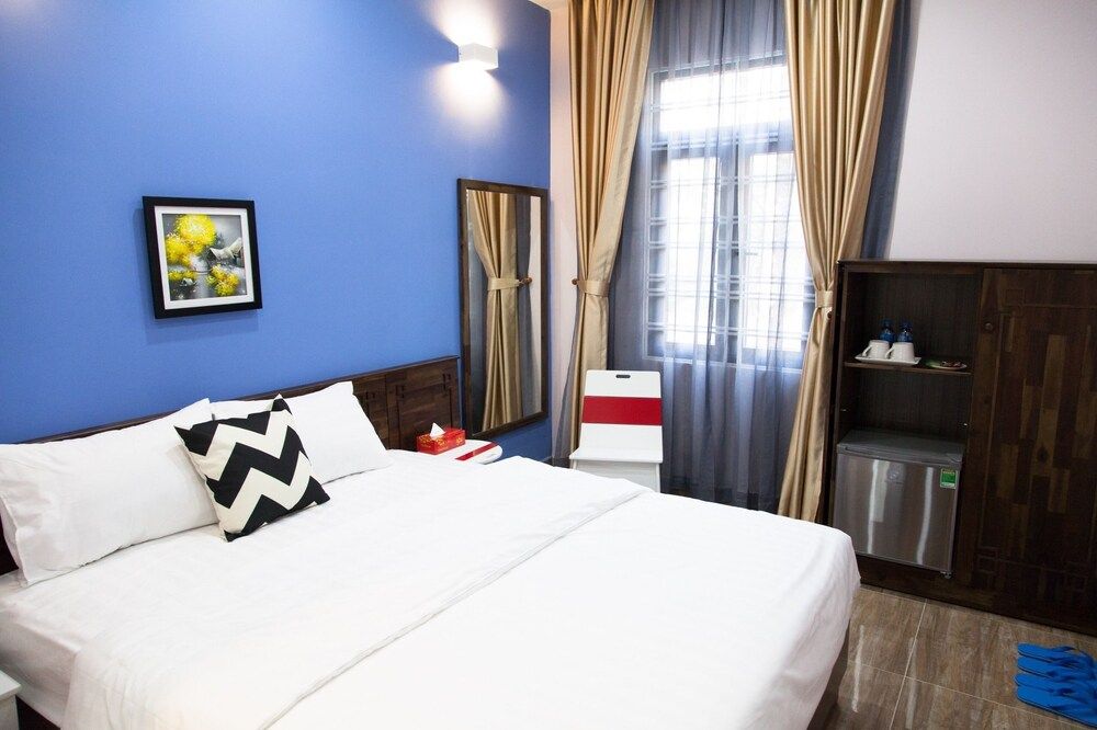 undefined Spring Hotel 5