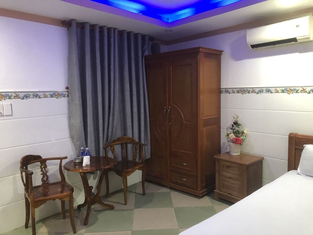 undefined Hoa Ban Hotel 6