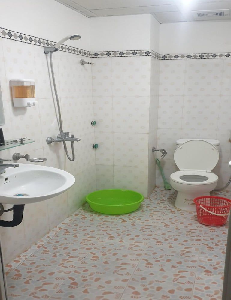 Phu Hong 1 Hotel Standard Double Room, 2 Double Beds, Beach View, Beachside 5