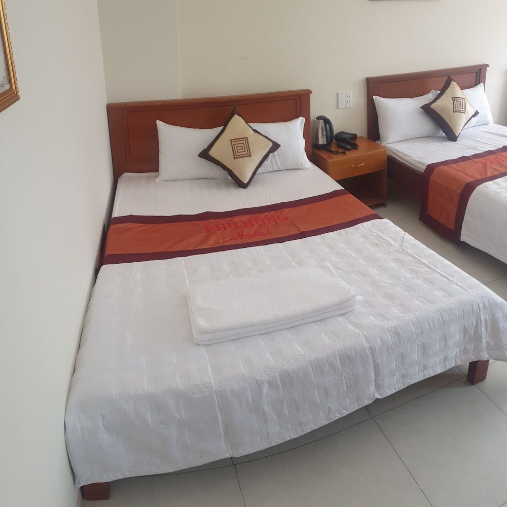 Phu Hong 1 Hotel Standard Triple Room, Multiple Beds, Beach View, Beachside