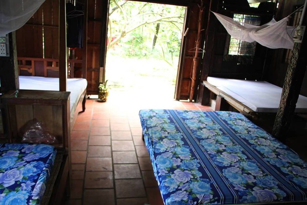 Nhon Thanh Homestay Family Room, Garden View 3