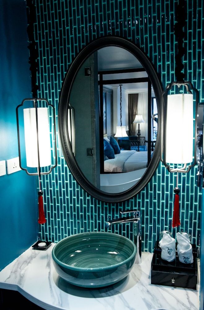 Michi's Hotel Lao Cai Senior Double Room, 1 King Bed 26