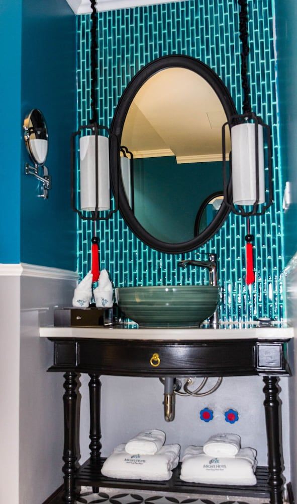 Michi's Hotel Lao Cai Senior Double Room, 1 King Bed 24