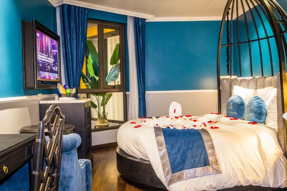 Michi's Hotel Lao Cai Senior Double Room, 1 King Bed 8