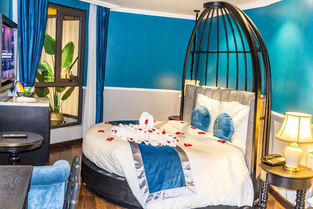 Michi's Hotel Lao Cai Senior Double Room, 1 King Bed 12