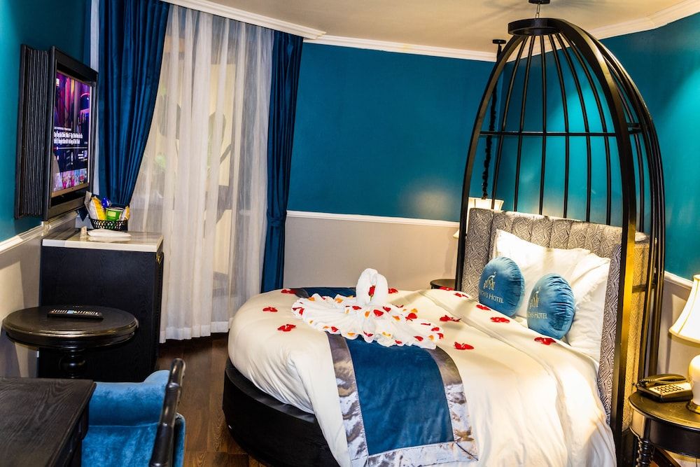 Michi's Hotel Lao Cai Senior Double Room, 1 King Bed 20