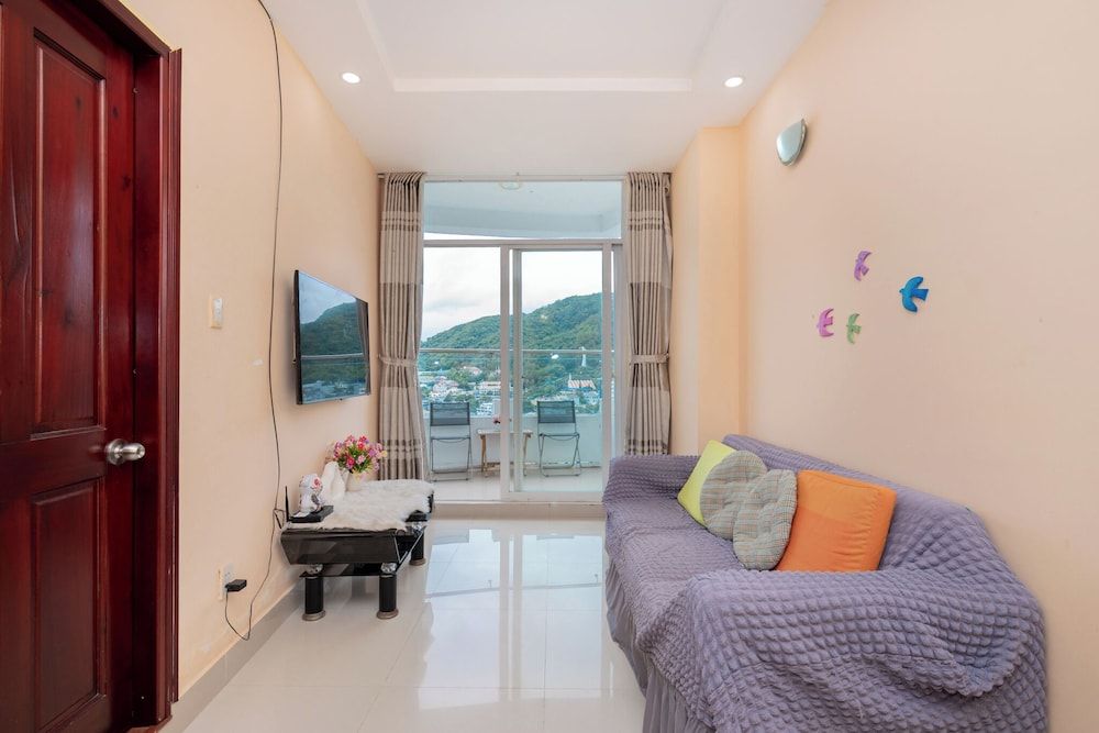 Basic Apartment, 1 King Bed, Non Smoking