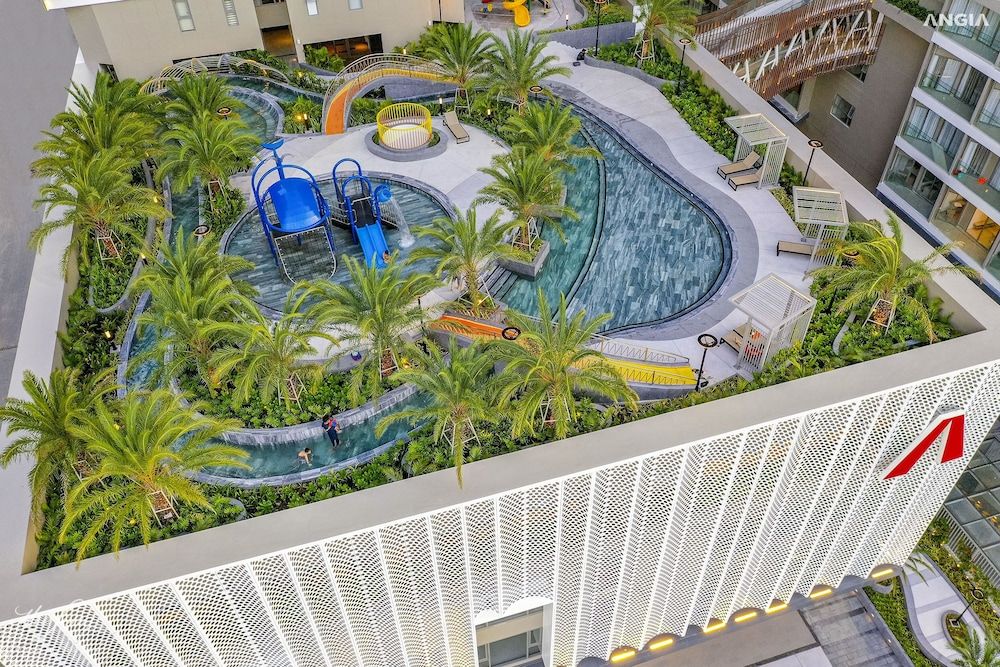 Deluxe Condo