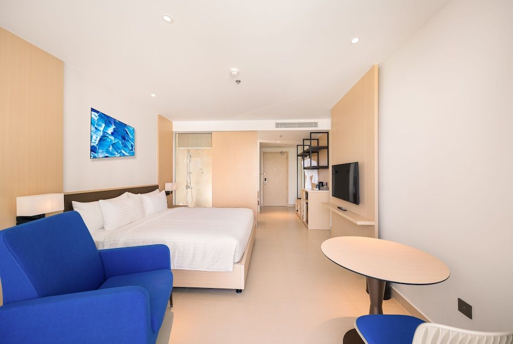 The Empyrean Cam Ranh Beach Resort Premier King Room Oceanfront 3
