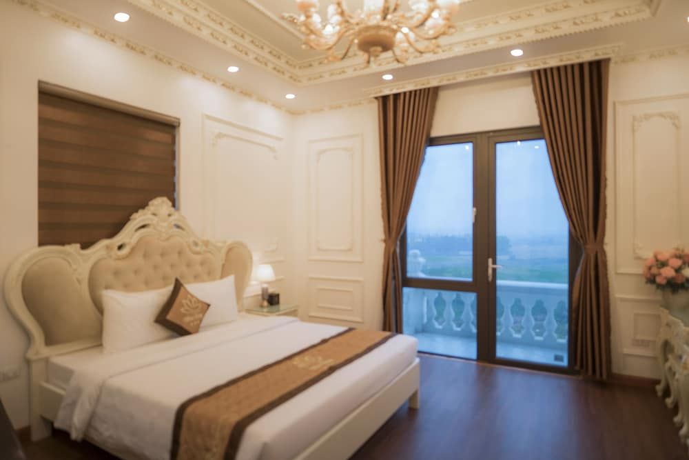 Hoa Dong Hotel Ha Nam Deluxe Double with Balcony 2