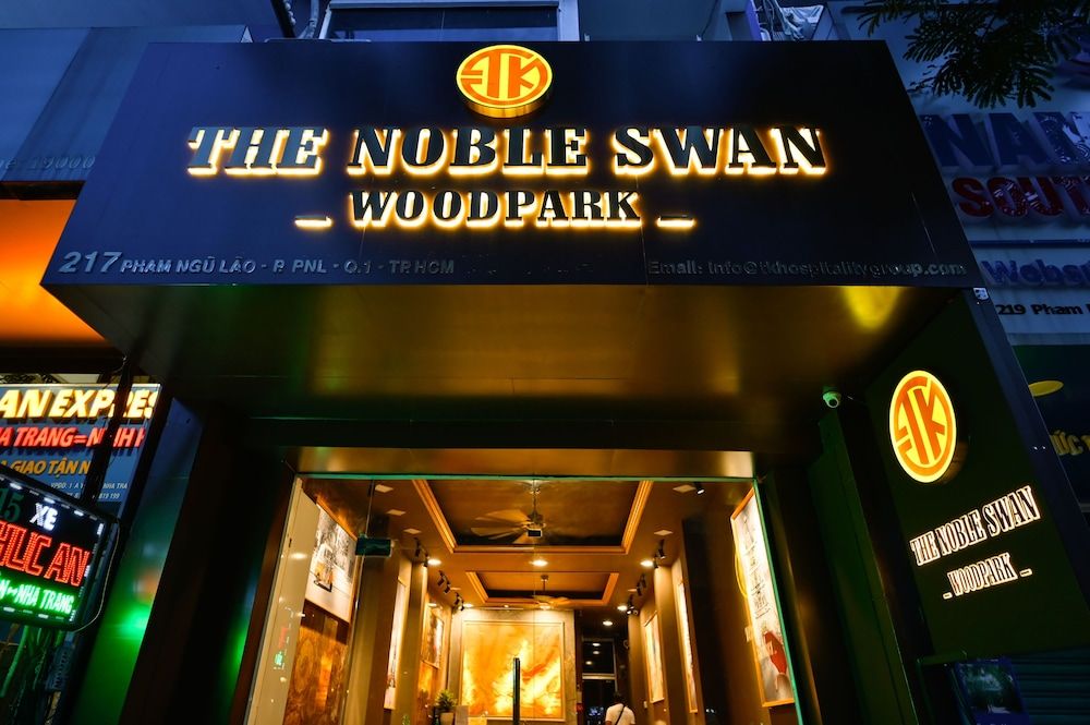 undefined The Noble Swan Wood Park Hotel 4