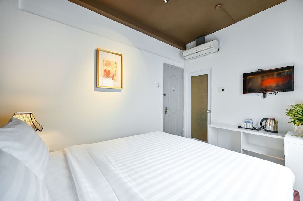 Premium Double Room (Window)