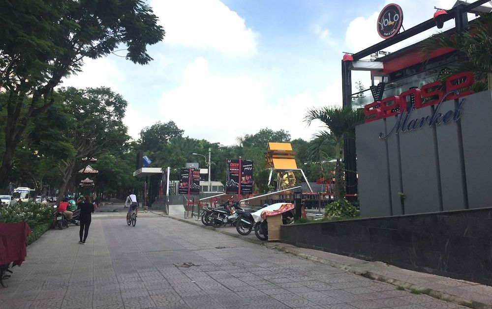 undefined The Noble Swan Wood Park Hotel 3