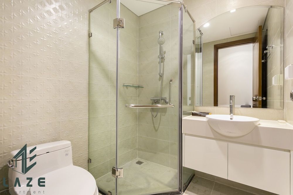 Laze Apartment SAIGON Vinhomes Central Park Superior Penthouse, 2 Bedrooms, City View 15
