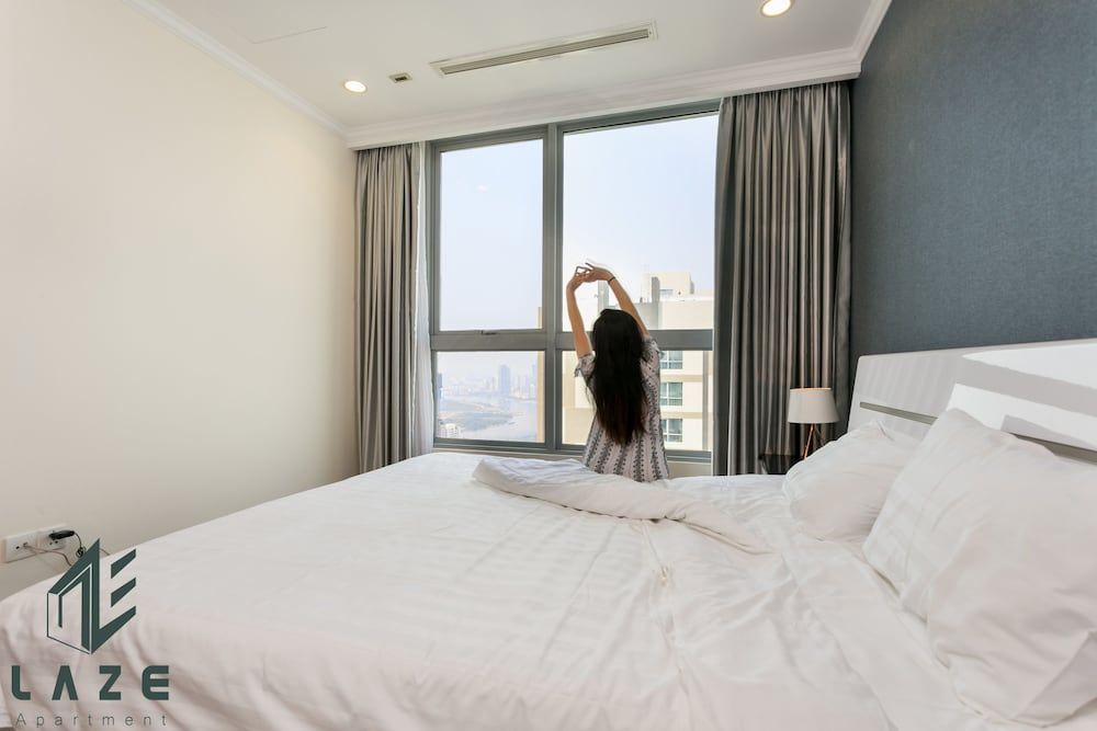 Laze Apartment SAIGON Vinhomes Central Park Superior Penthouse, 2 Bedrooms, City View 8