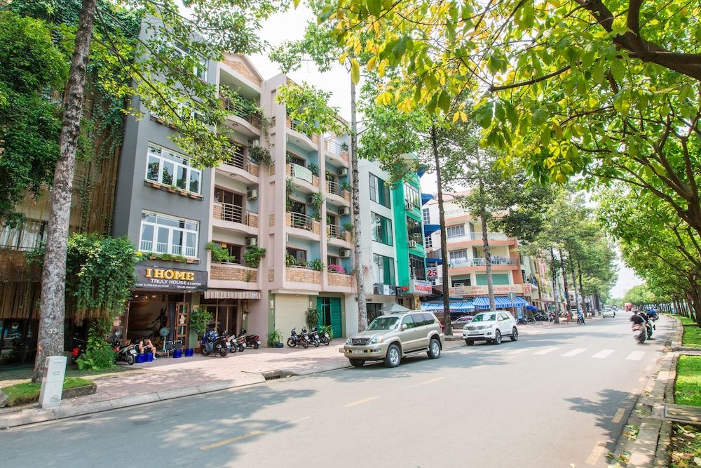 undefined iHome Homestay 2