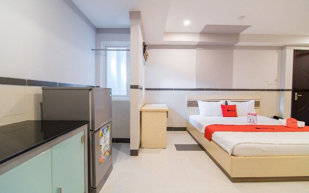 undefined RedDoorz Plus near Lotte Mart D7 10