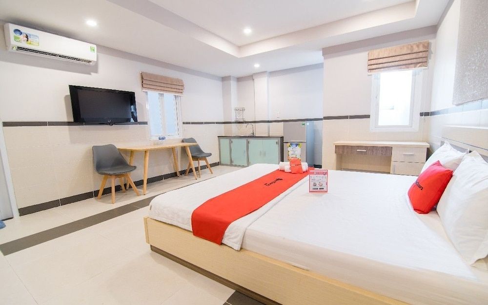 undefined RedDoorz Plus near Lotte Mart D7