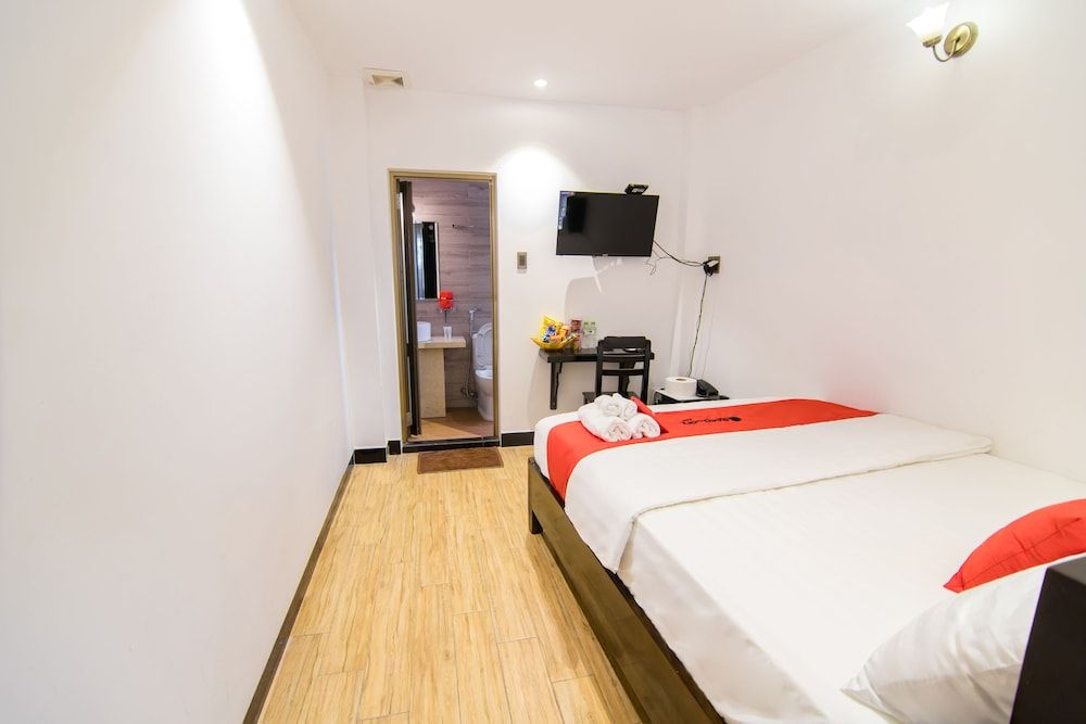 RedDoorz Plus near Ba Chieu Local Market Standard Double Room 7