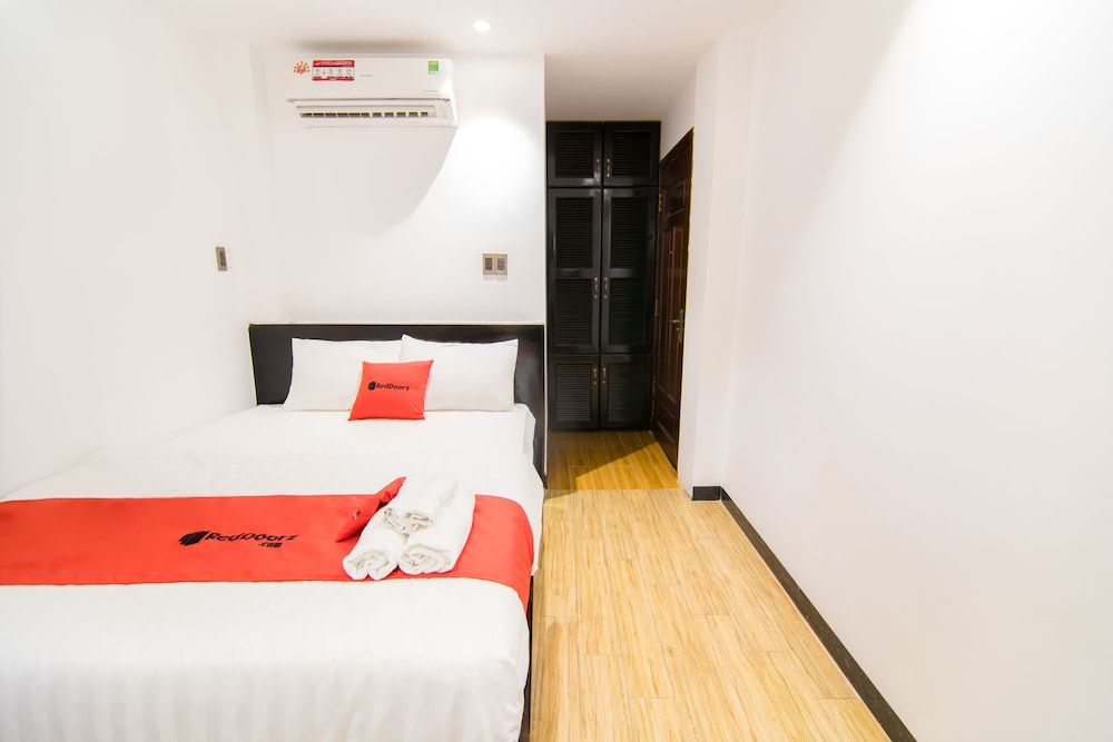 RedDoorz Plus near Ba Chieu Local Market Standard Double Room 8