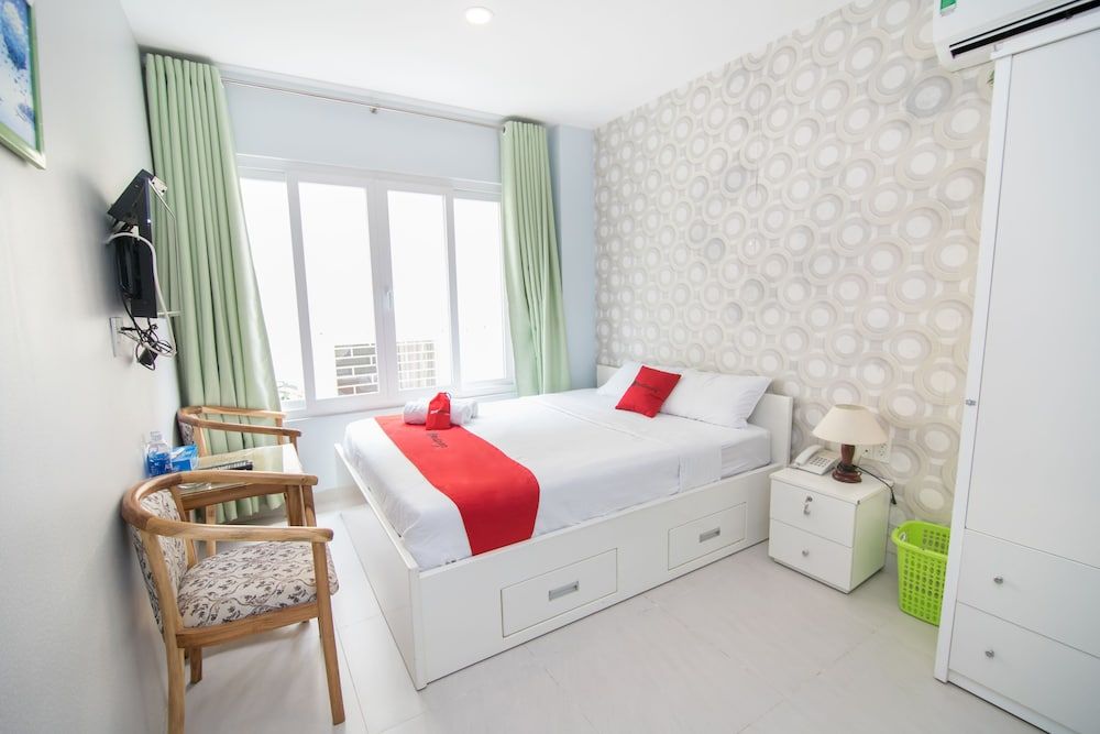 RedDoorz near SC Vivocity Mall 2 Standard Double Room