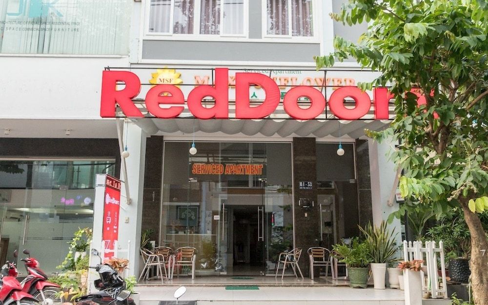 undefined RedDoorz near SC Vivocity Mall 2 4