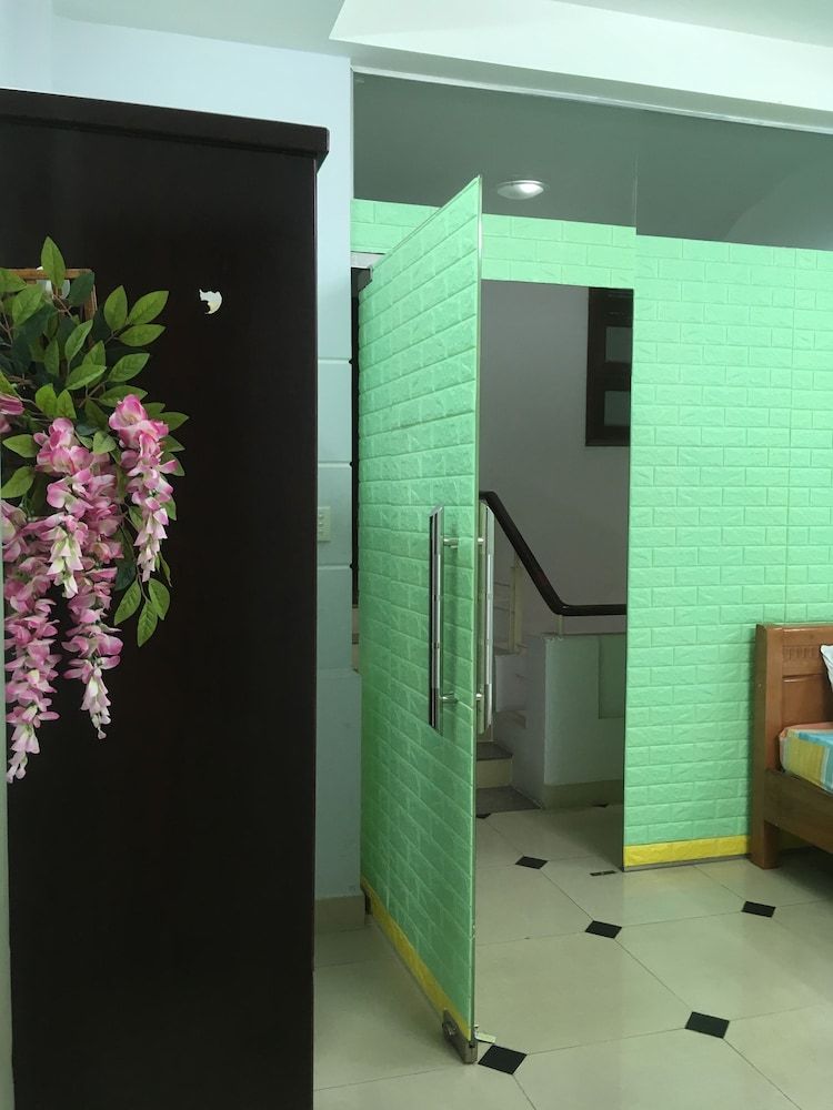 Drop By Saigon Hostel Standard Double Room 4