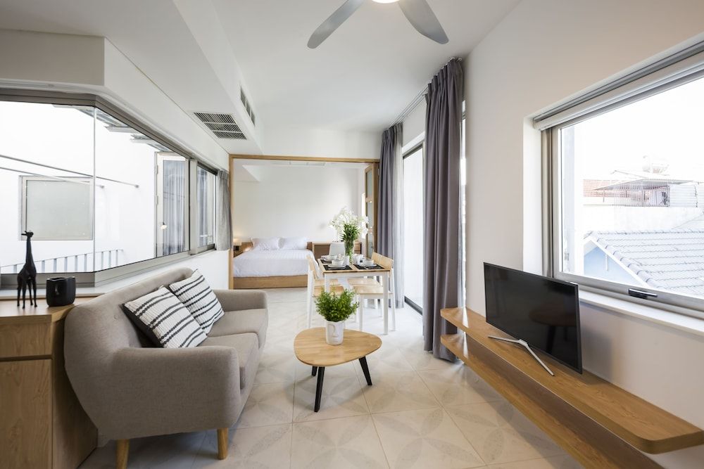 The Tropical Residence Serviced Homestay Economy Double Room 6