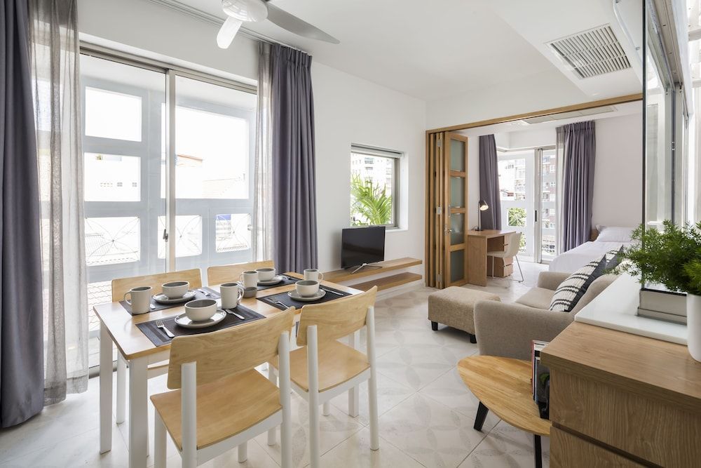 The Tropical Residence Serviced Homestay Deluxe Double Room, Bathtub 3