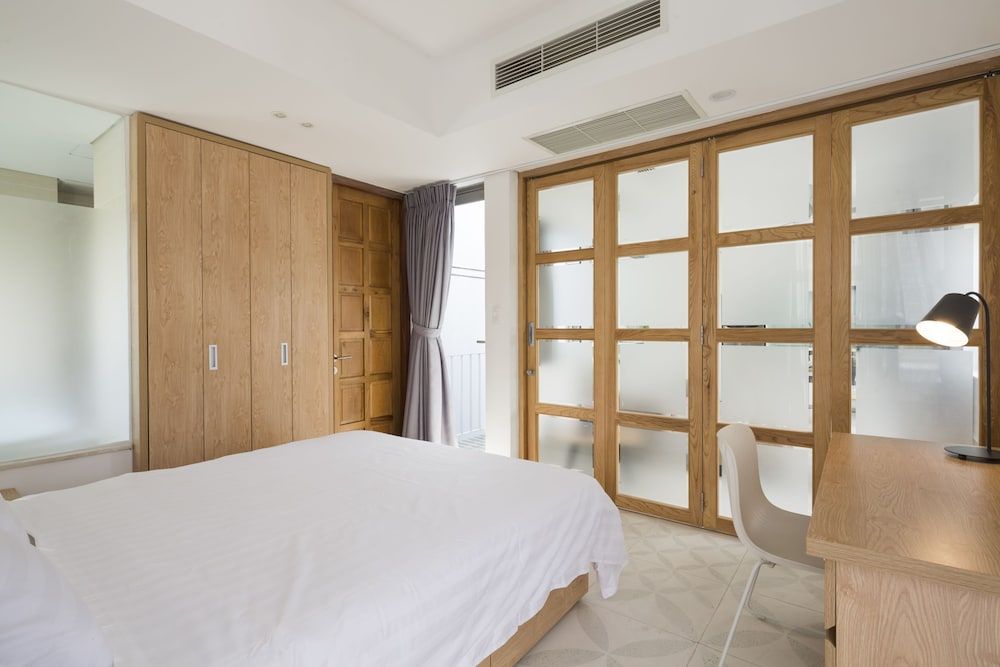 The Tropical Residence Serviced Homestay Deluxe Double Room, Bathtub 2